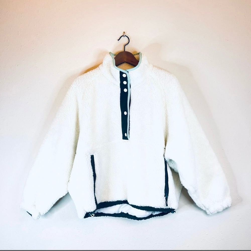 American Eagle Sherpa Retro Style Snap Front Dolman White Jacket Size Medium NWT